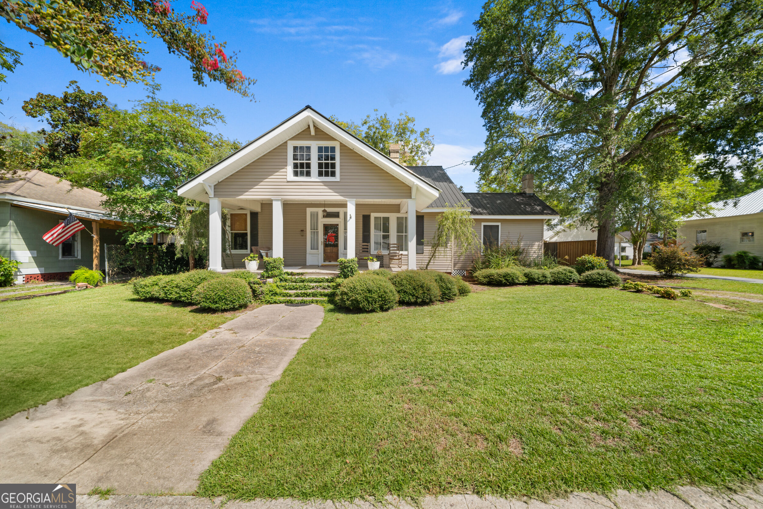 631 Barney Avenue