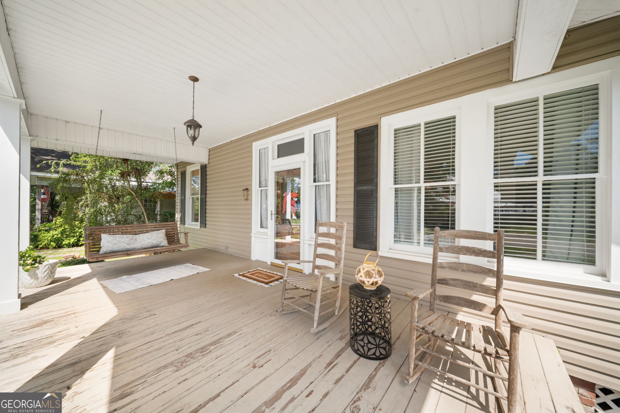 631 Barney Avenue