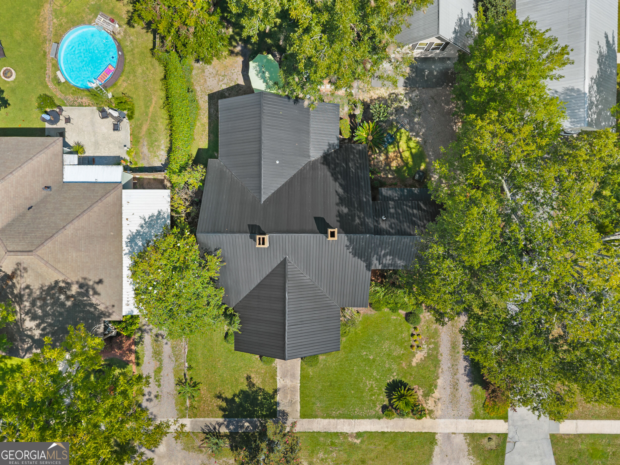 631 Barney Avenue