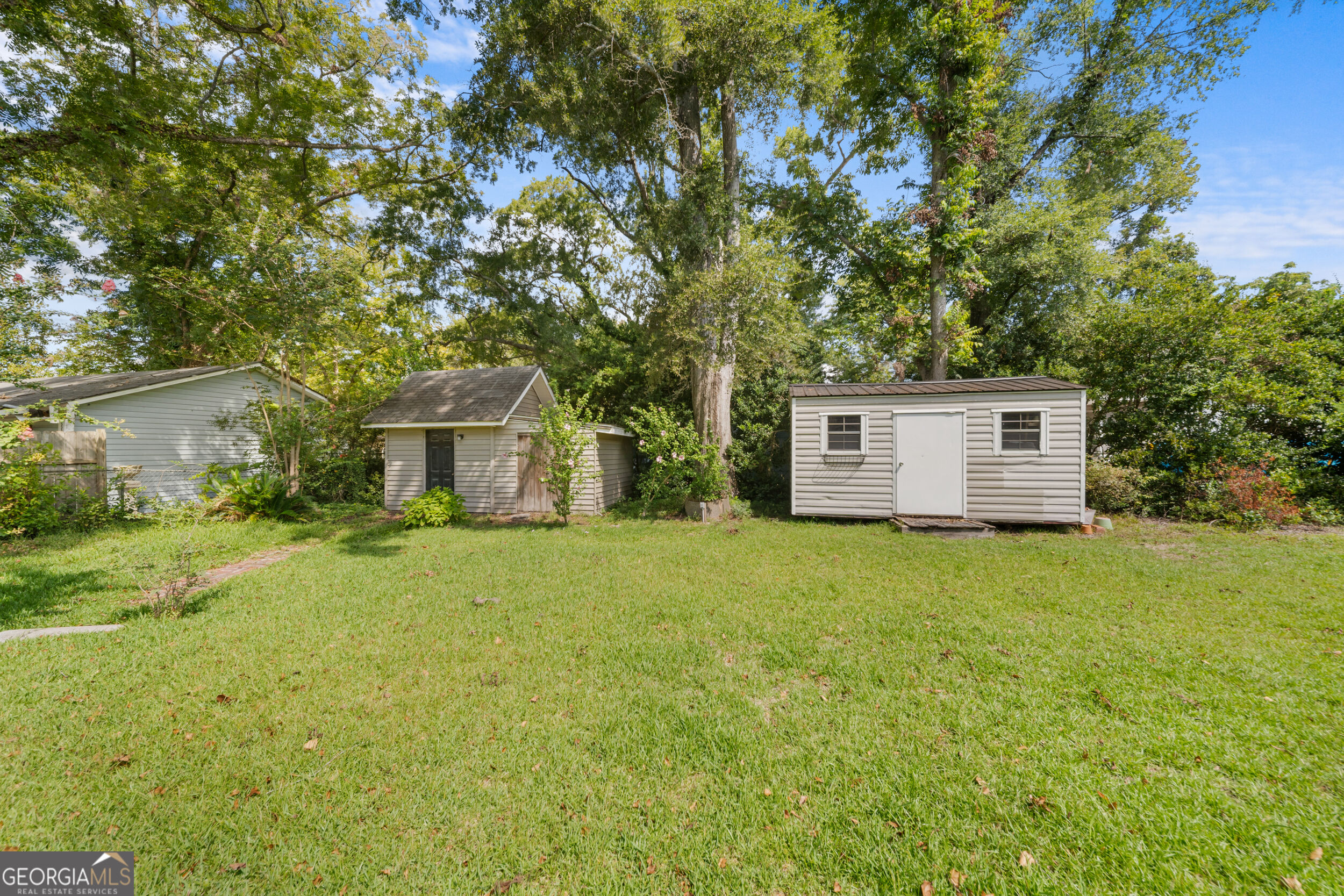 631 Barney Avenue