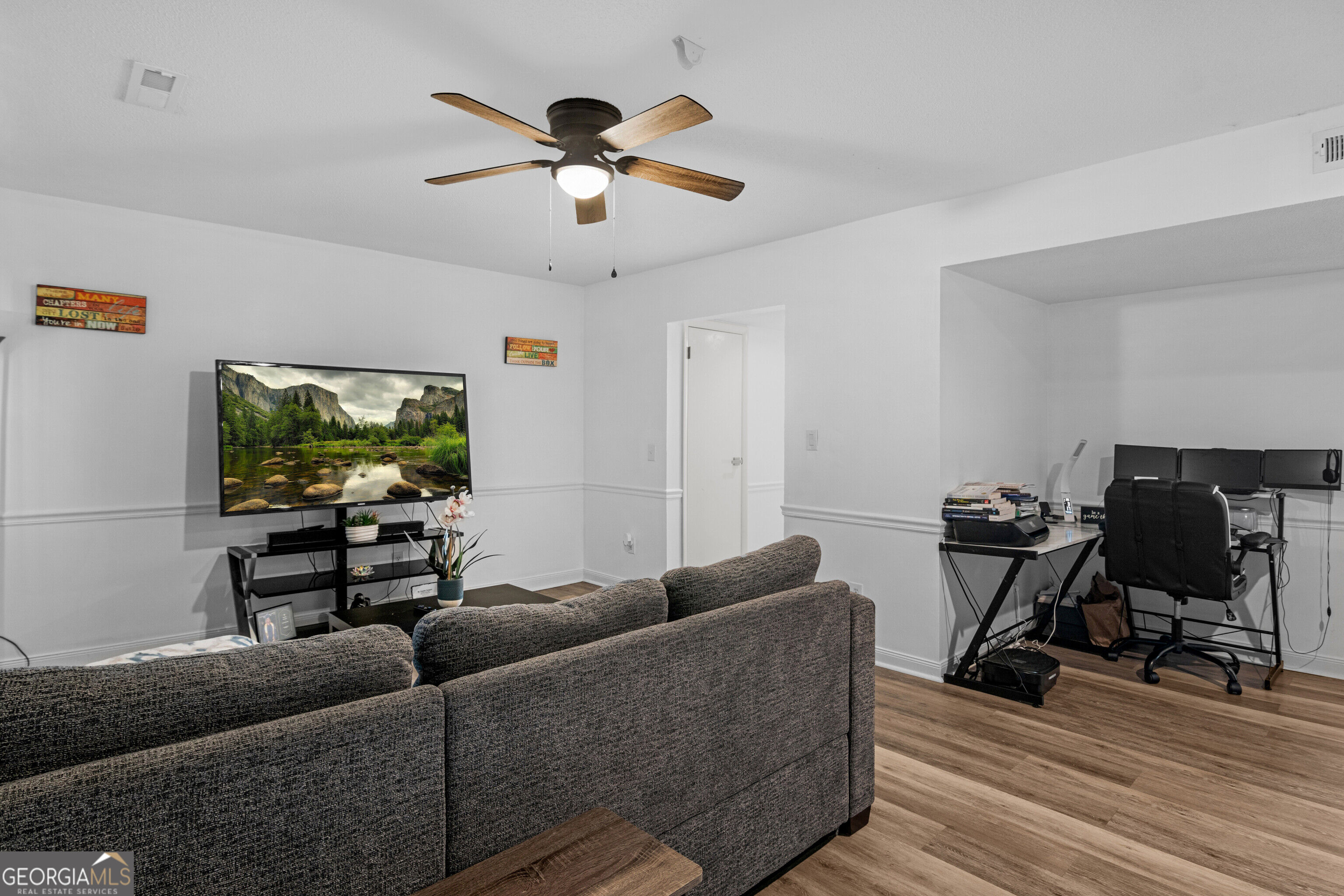 912 Pineland Avenue APT 4