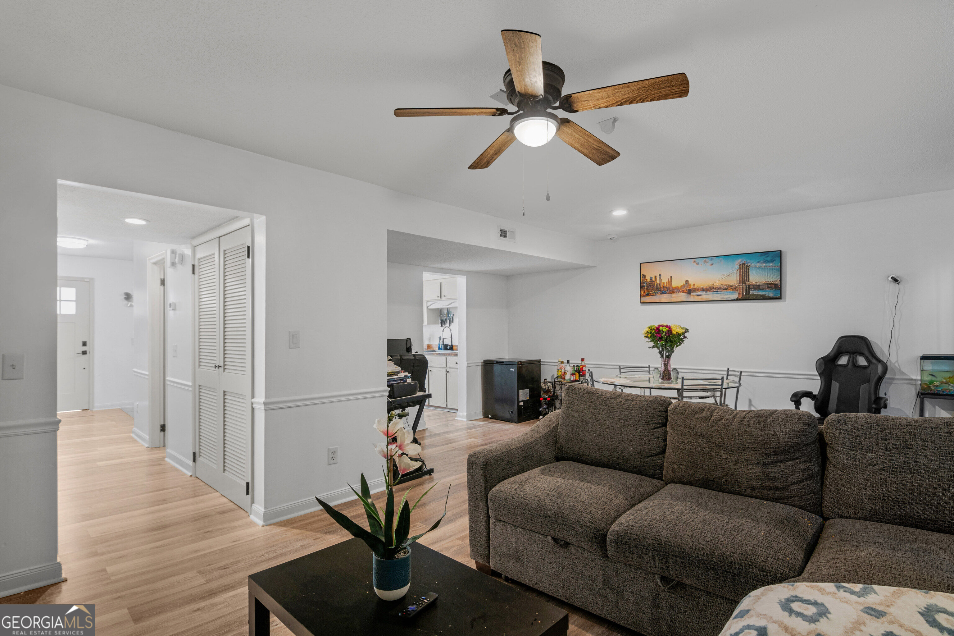 912 Pineland Avenue APT 4