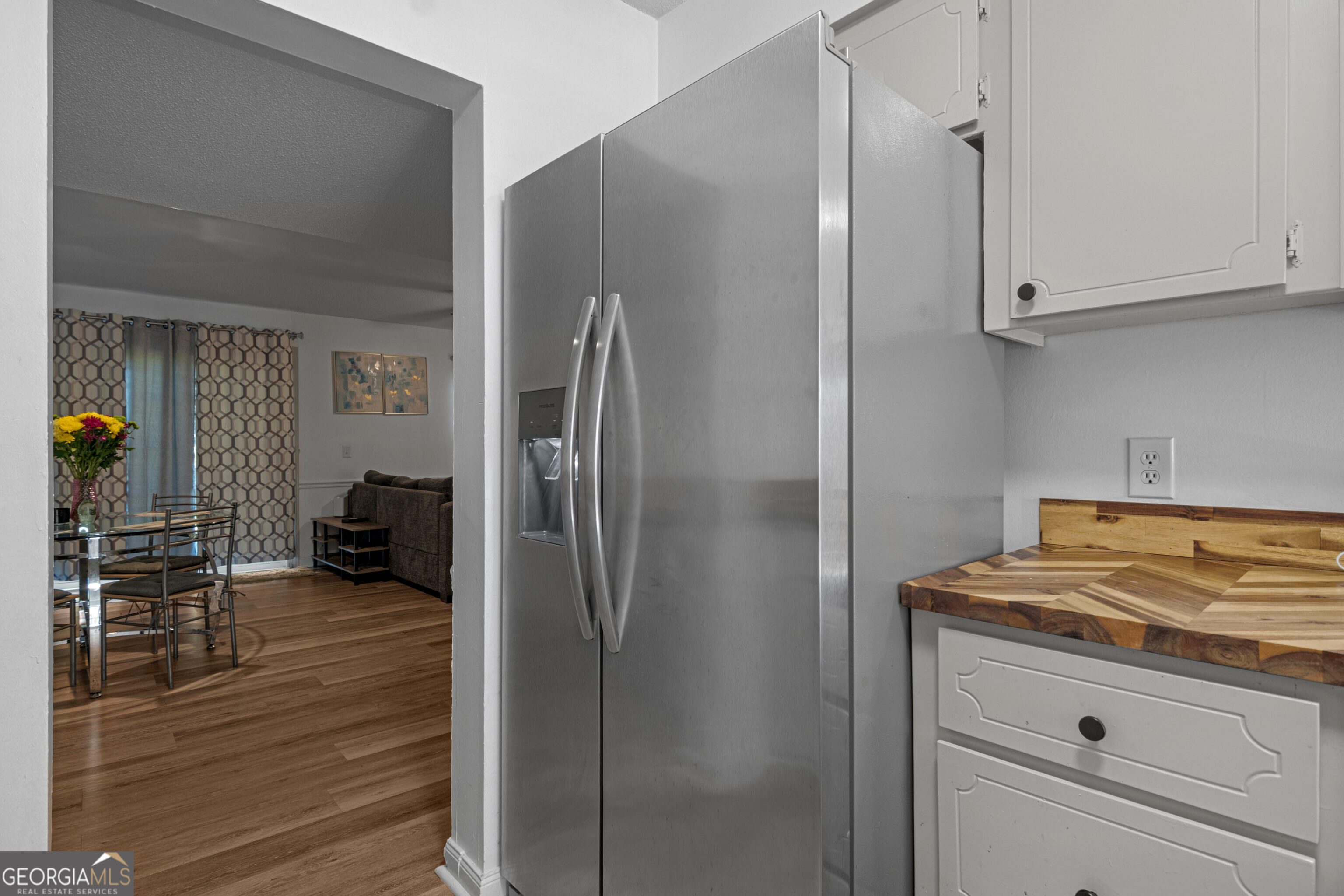 912 Pineland Avenue APT 4
