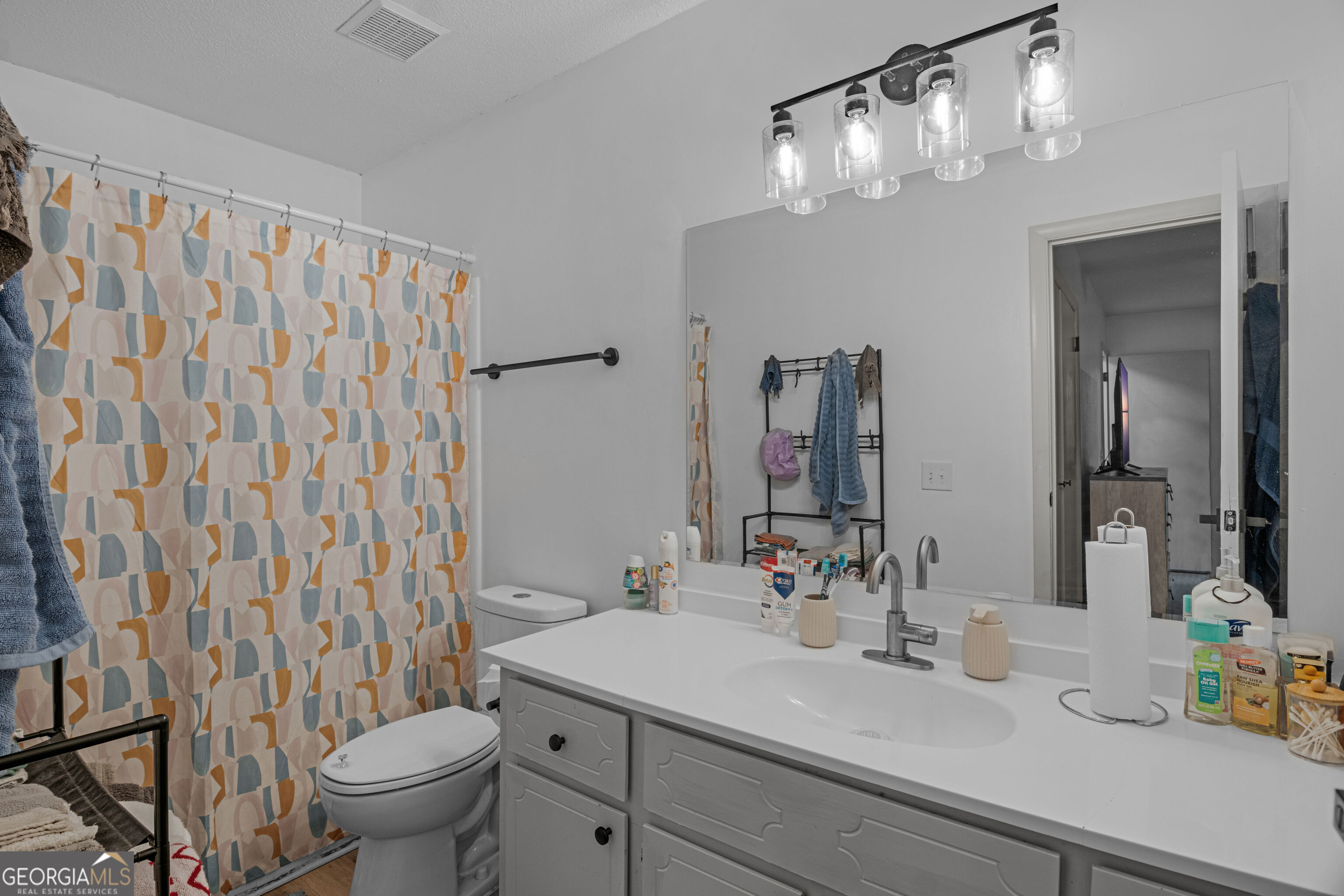 912 Pineland Avenue APT 4