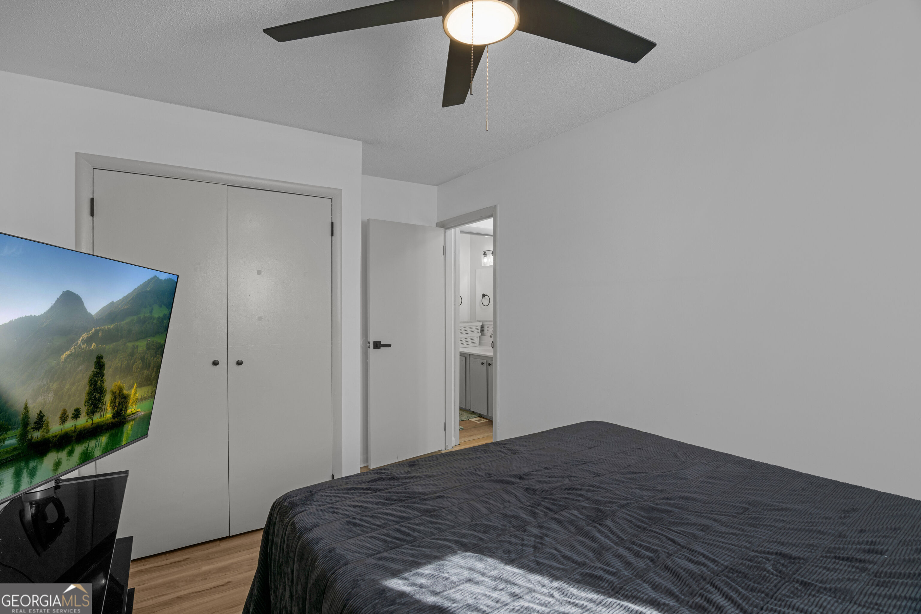 912 Pineland Avenue APT 4