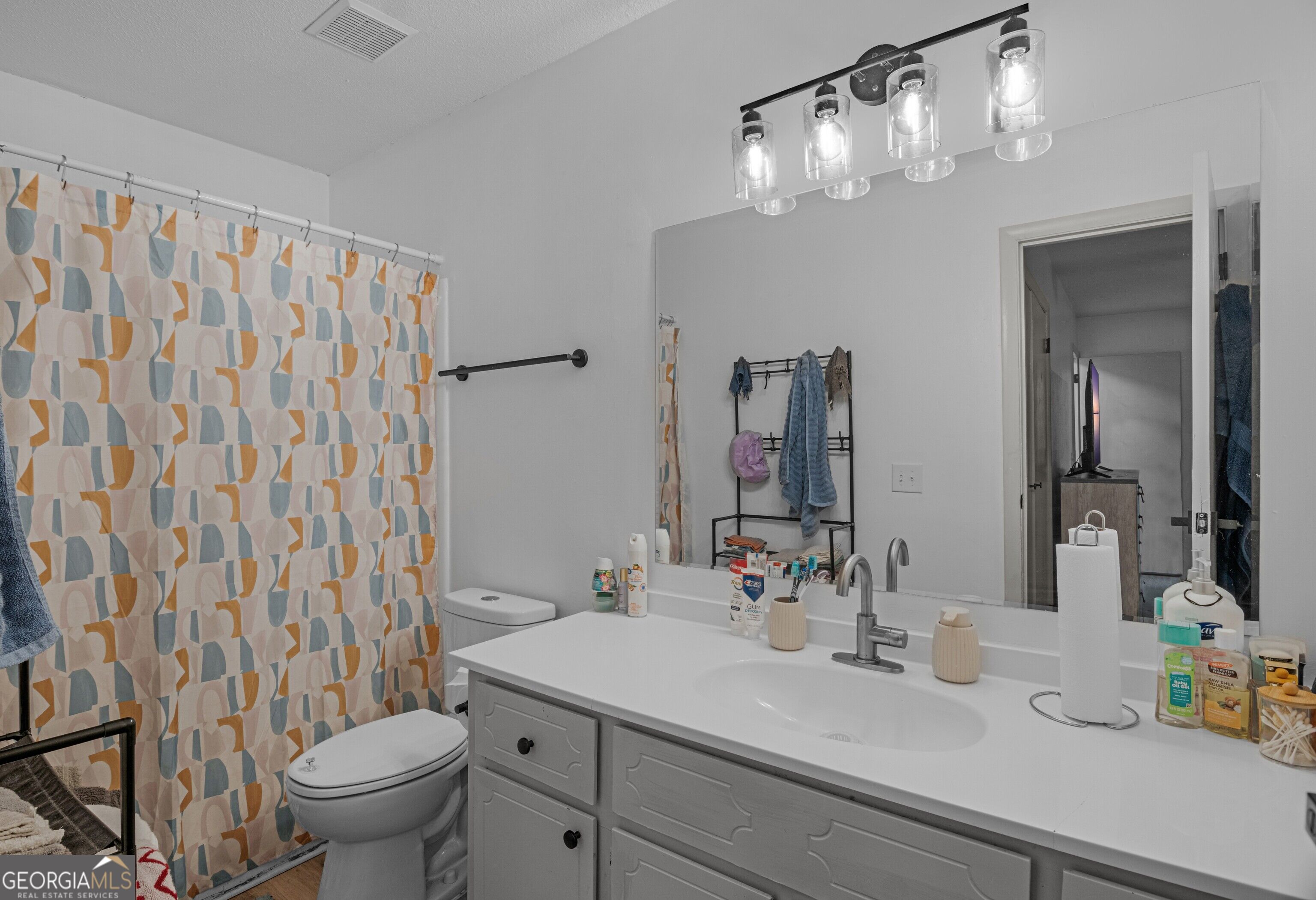 912 Pineland Avenue APT 4
