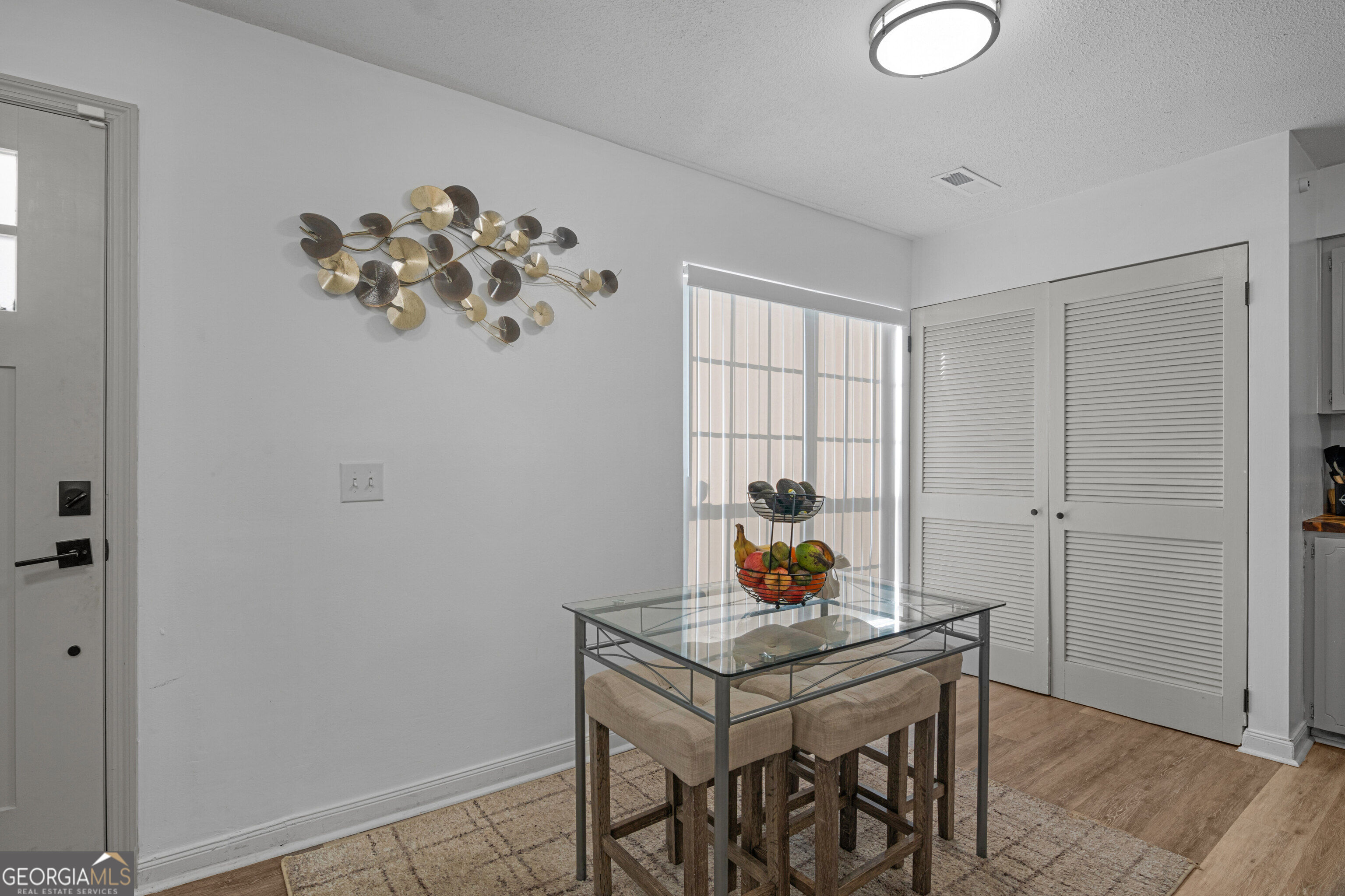 912 Pineland Avenue APT 4