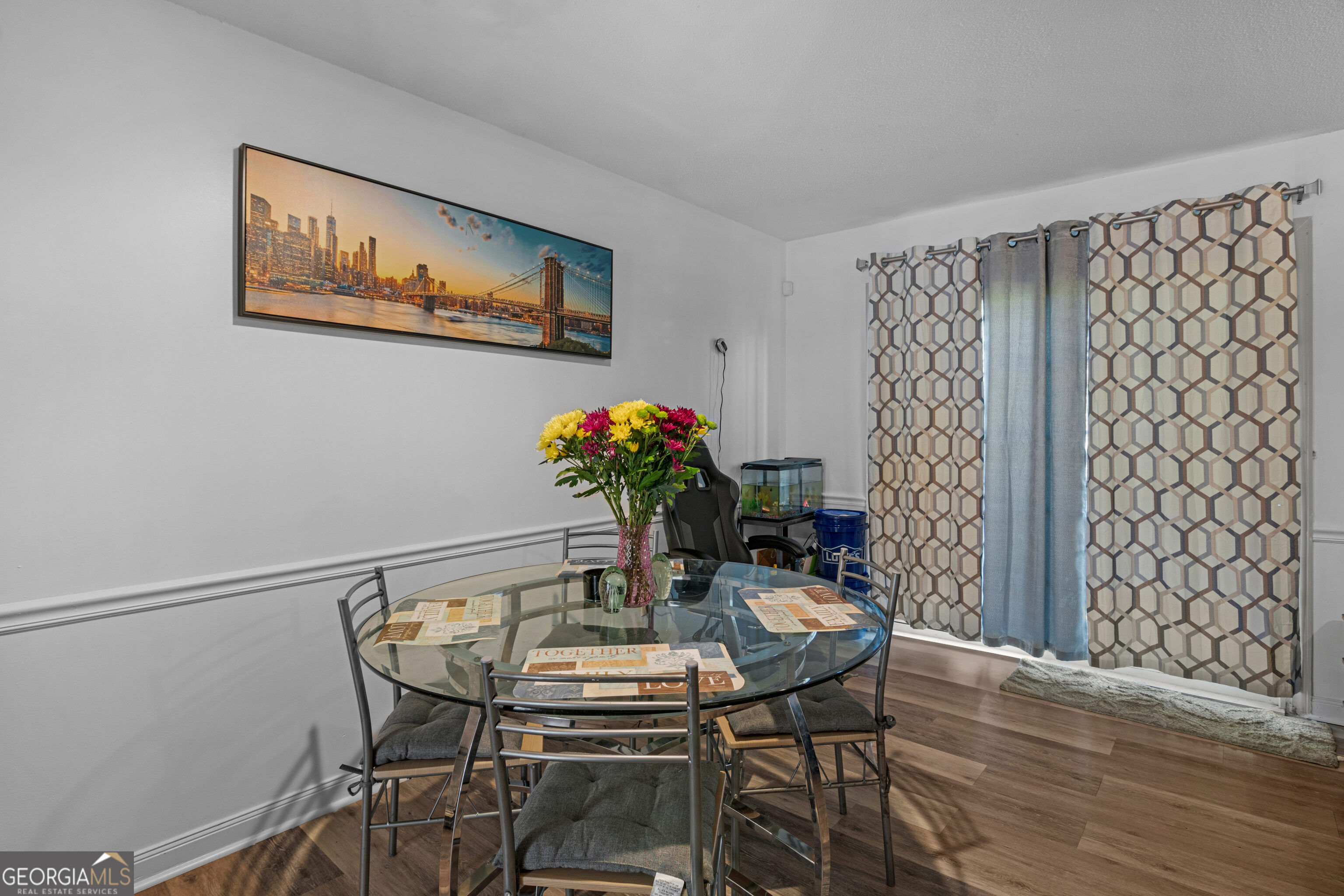 912 Pineland Avenue APT 4