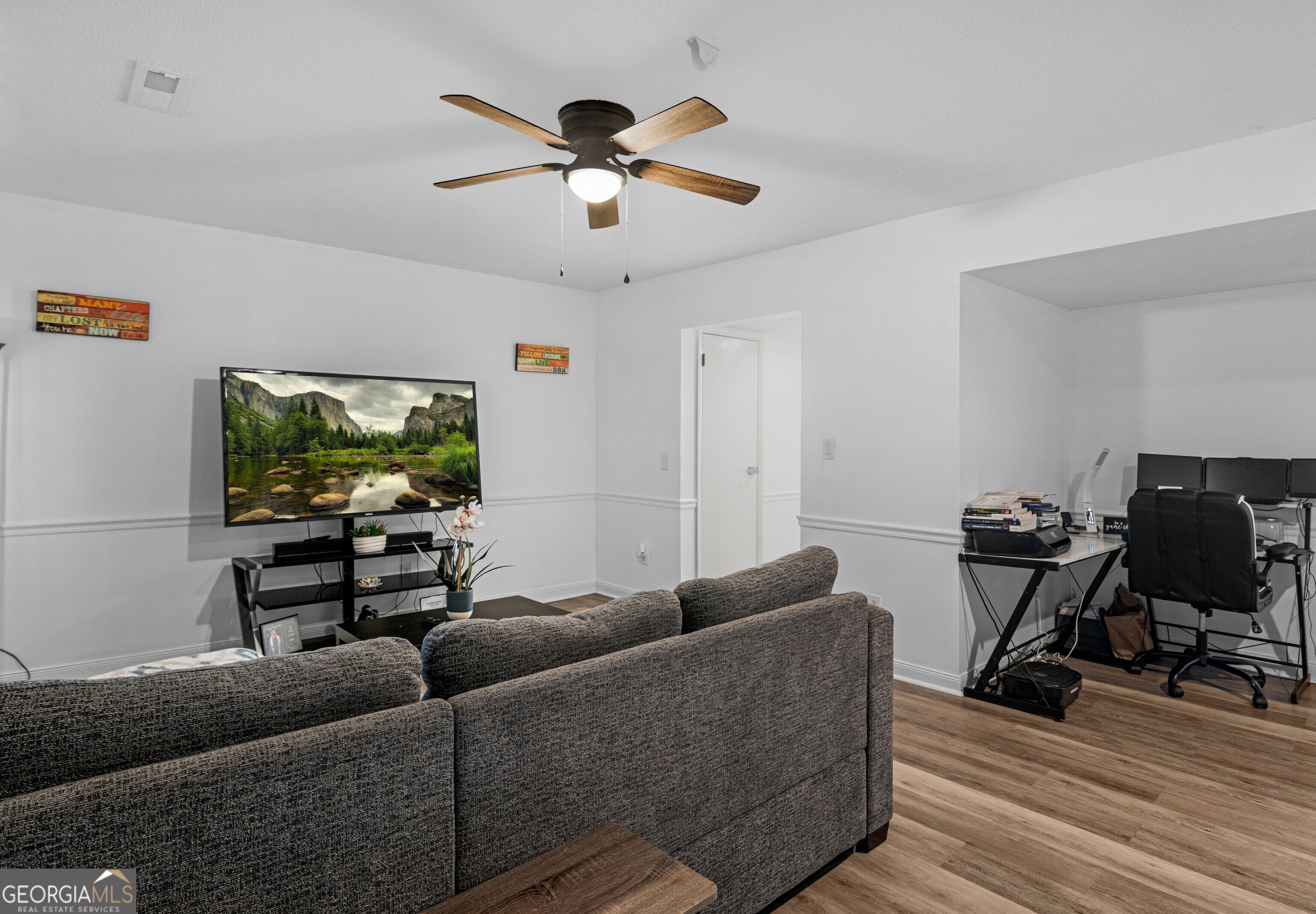 912 Pineland Avenue APT 4