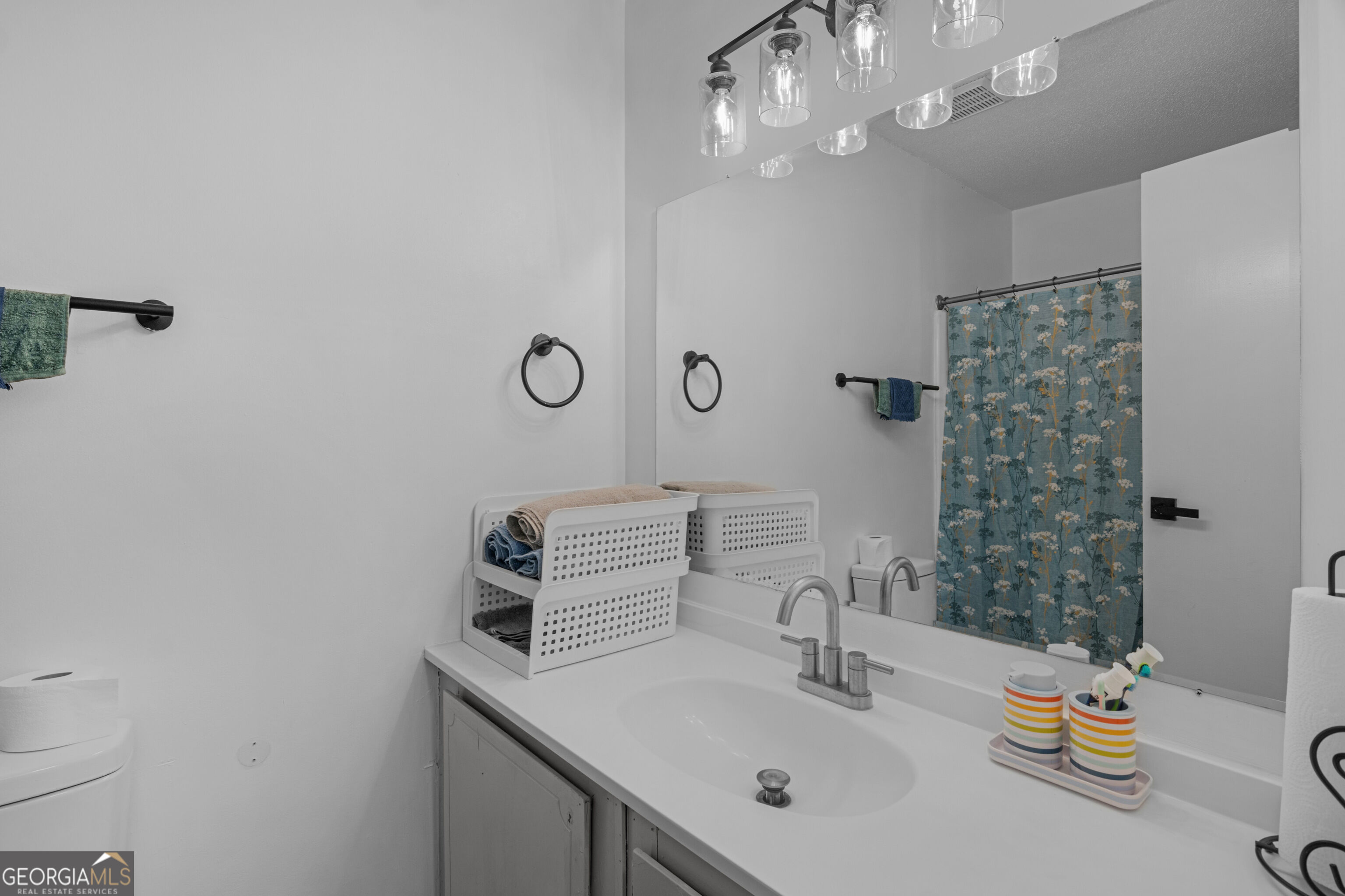 912 Pineland Avenue APT 4