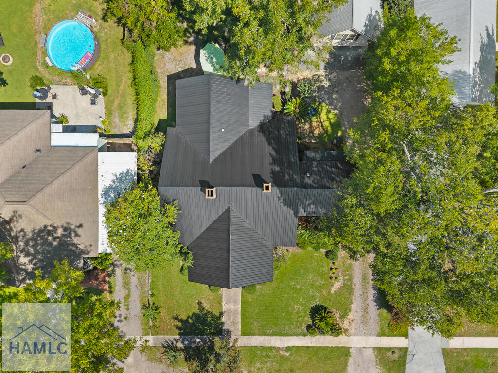631 Barney Avenue
