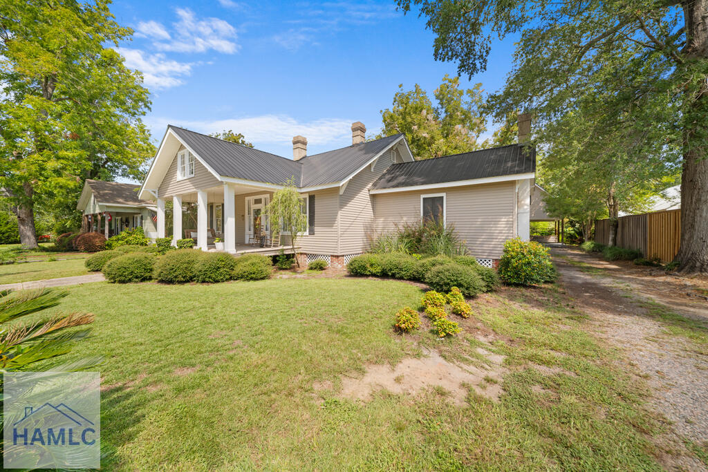 631 Barney Avenue