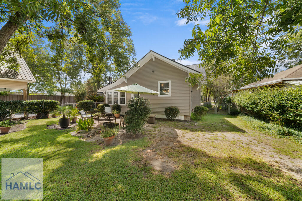 631 Barney Avenue