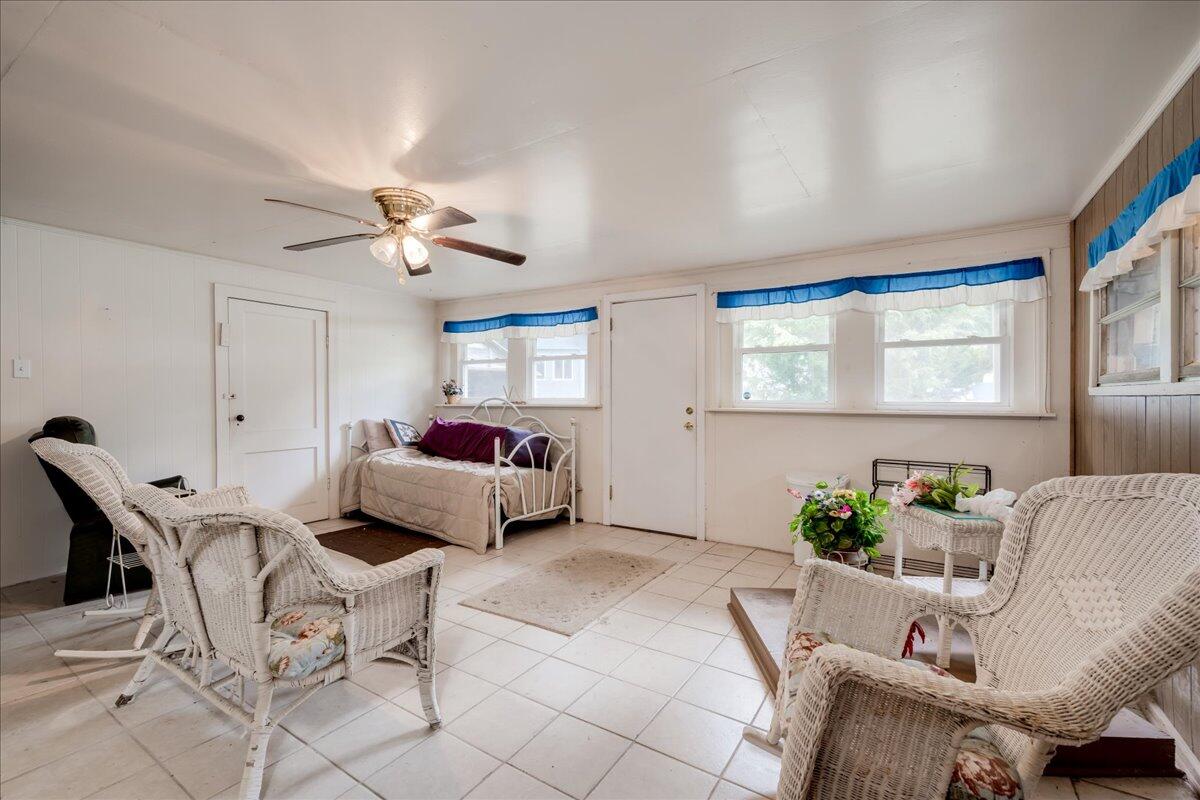 1135 N MASONIC Street