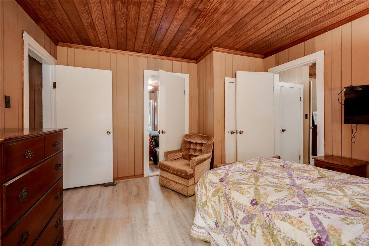 1135 N MASONIC Street