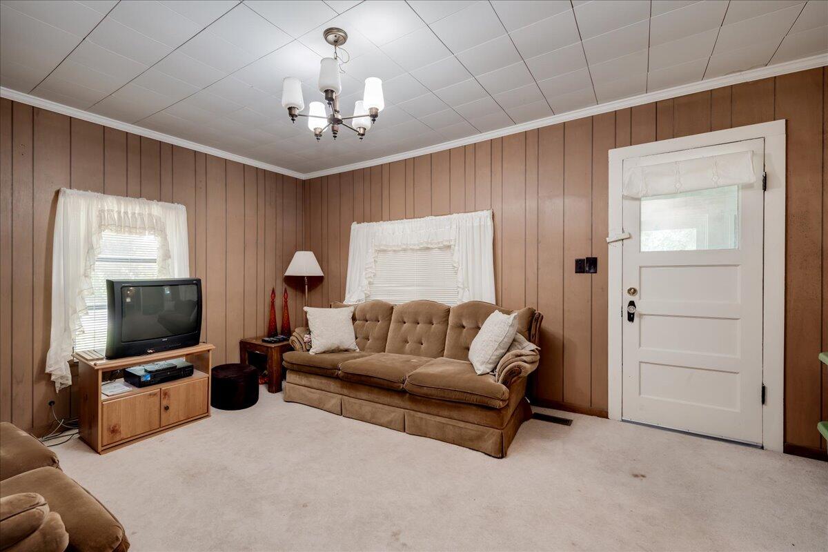 1135 N MASONIC Street