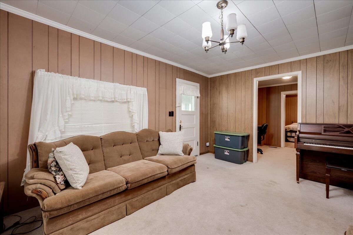 1135 N MASONIC Street