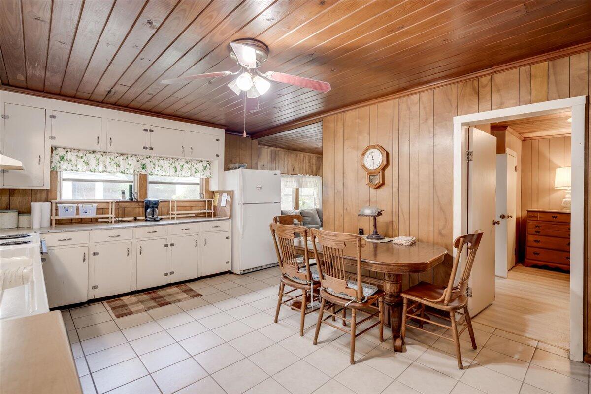 1135 N MASONIC Street