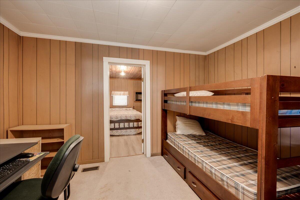 1135 N MASONIC Street