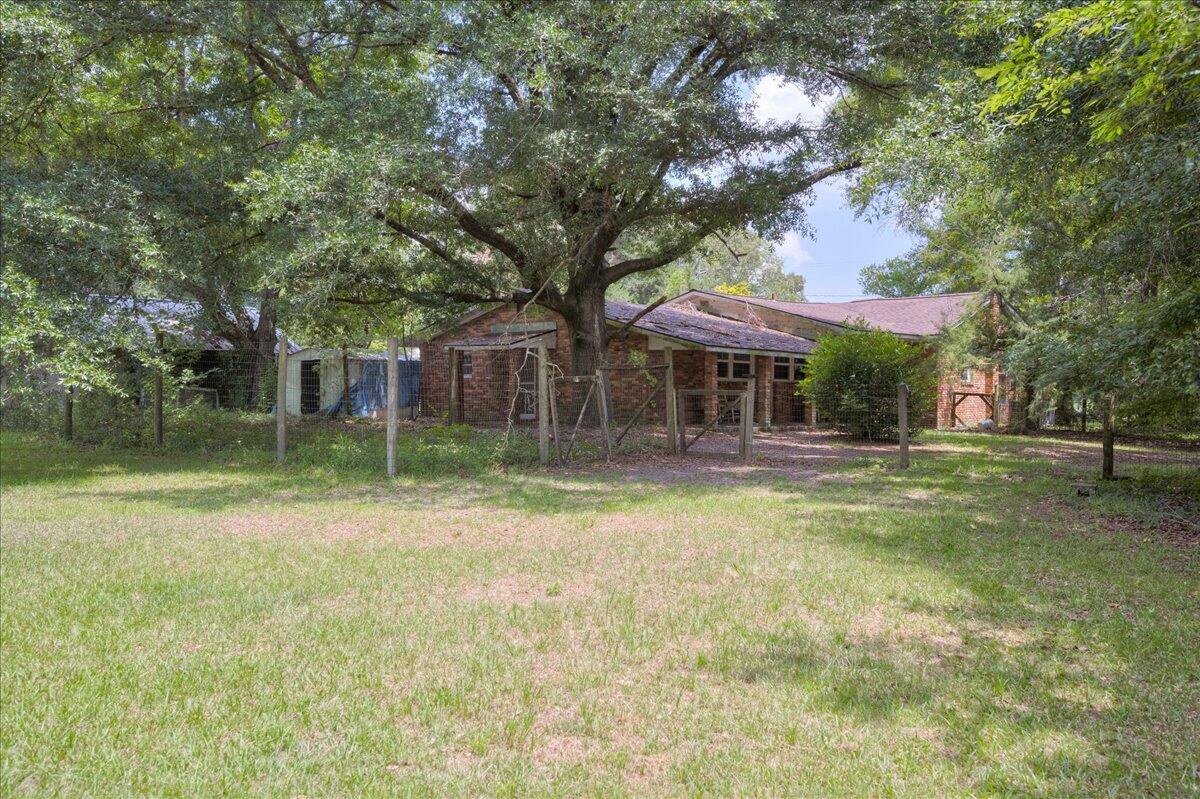 1135 N MASONIC Street