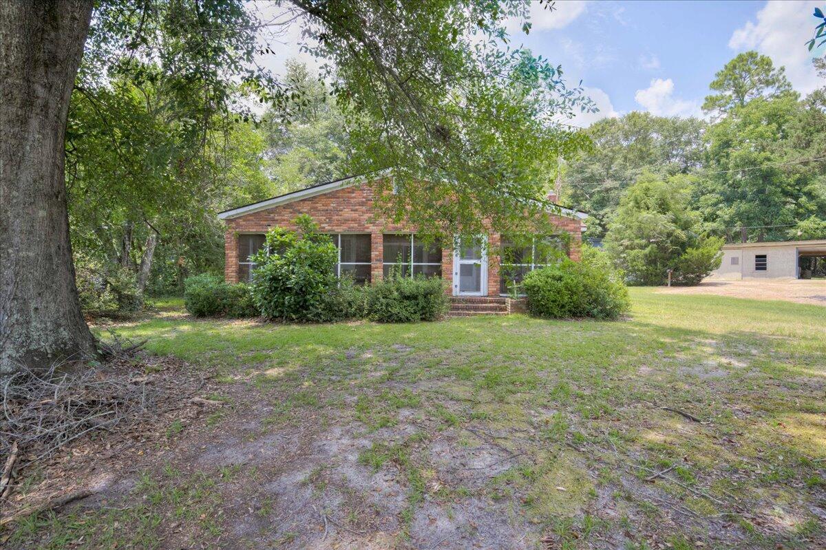 1135 N MASONIC Street