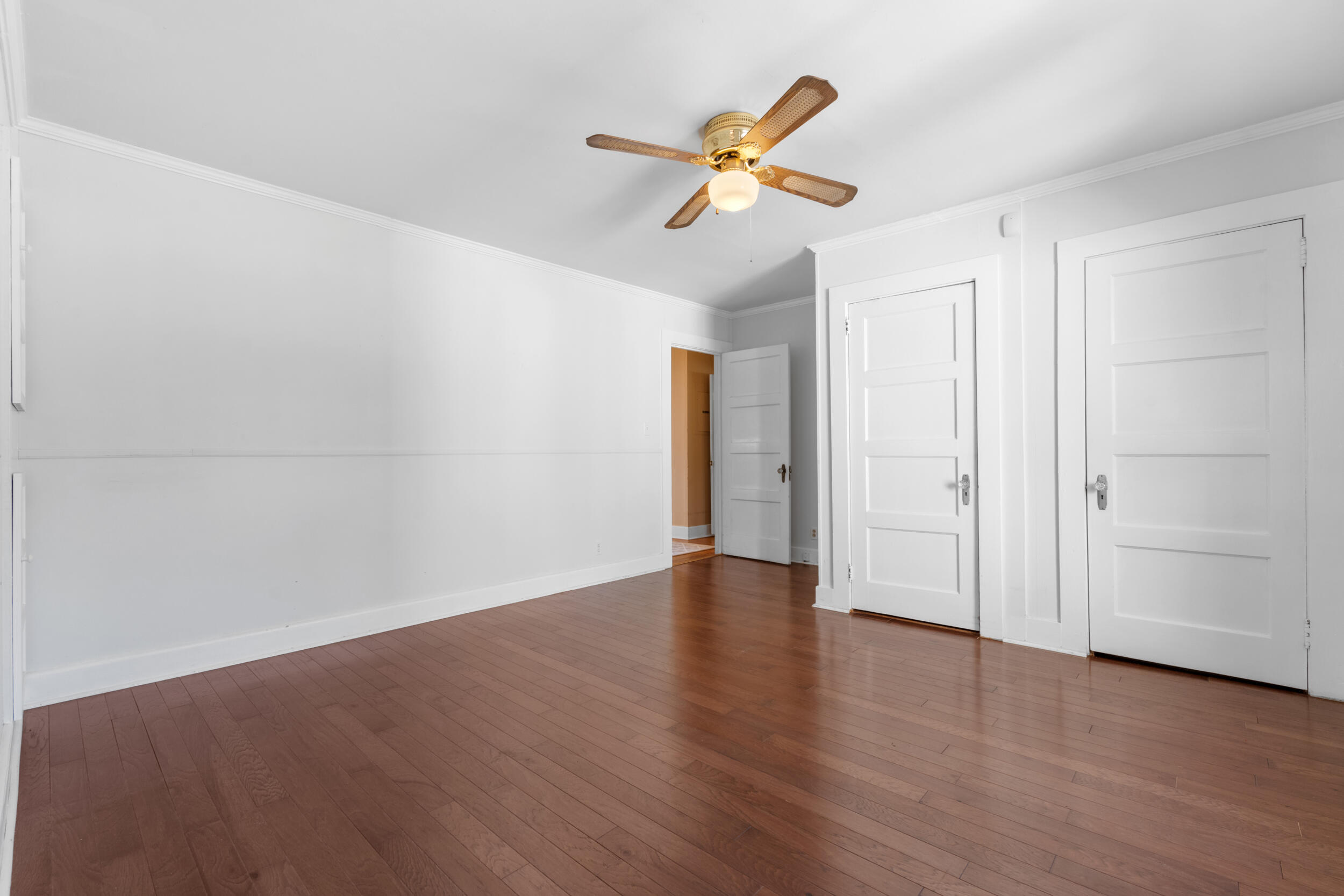 65 E Calhoun Street