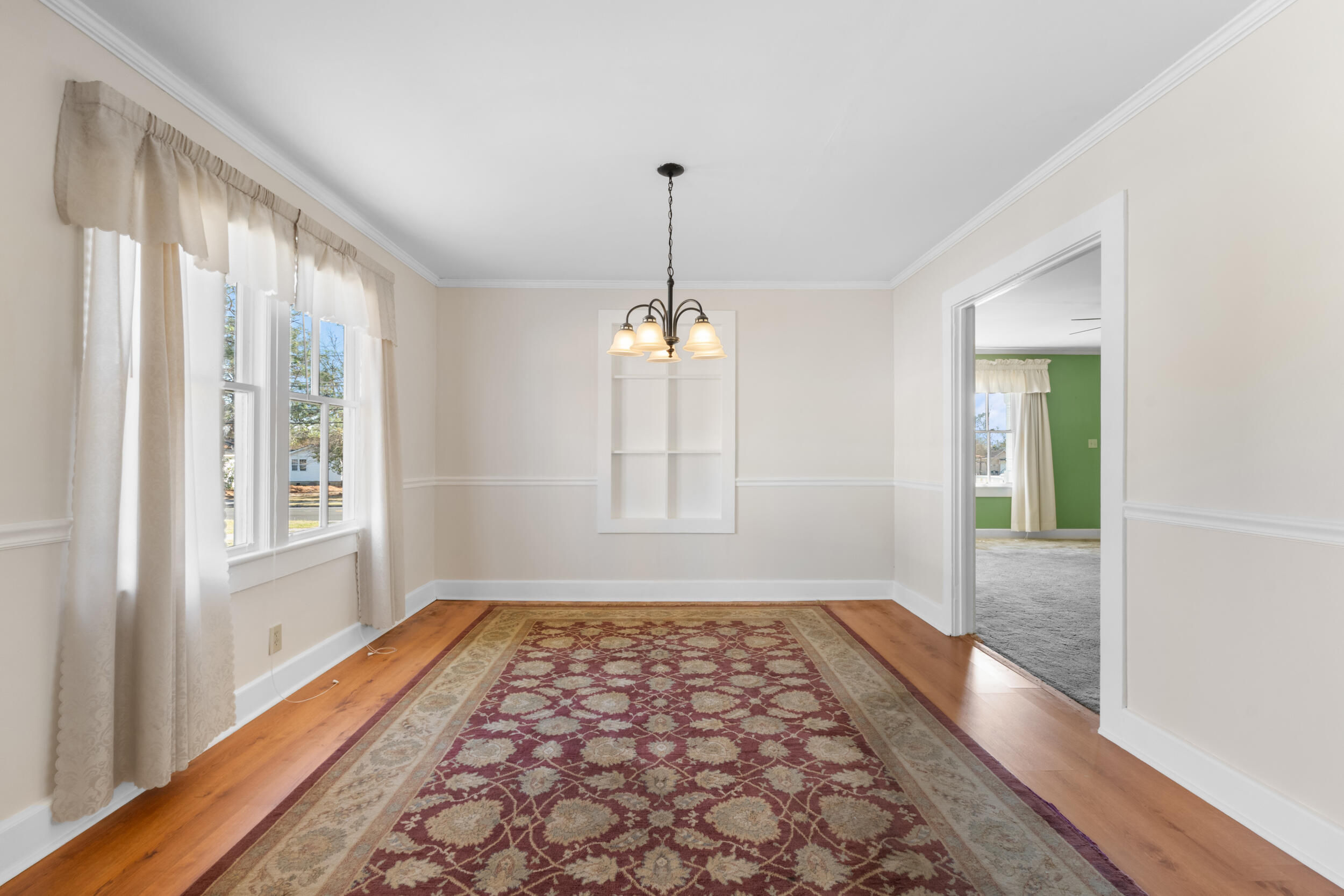 65 E Calhoun Street