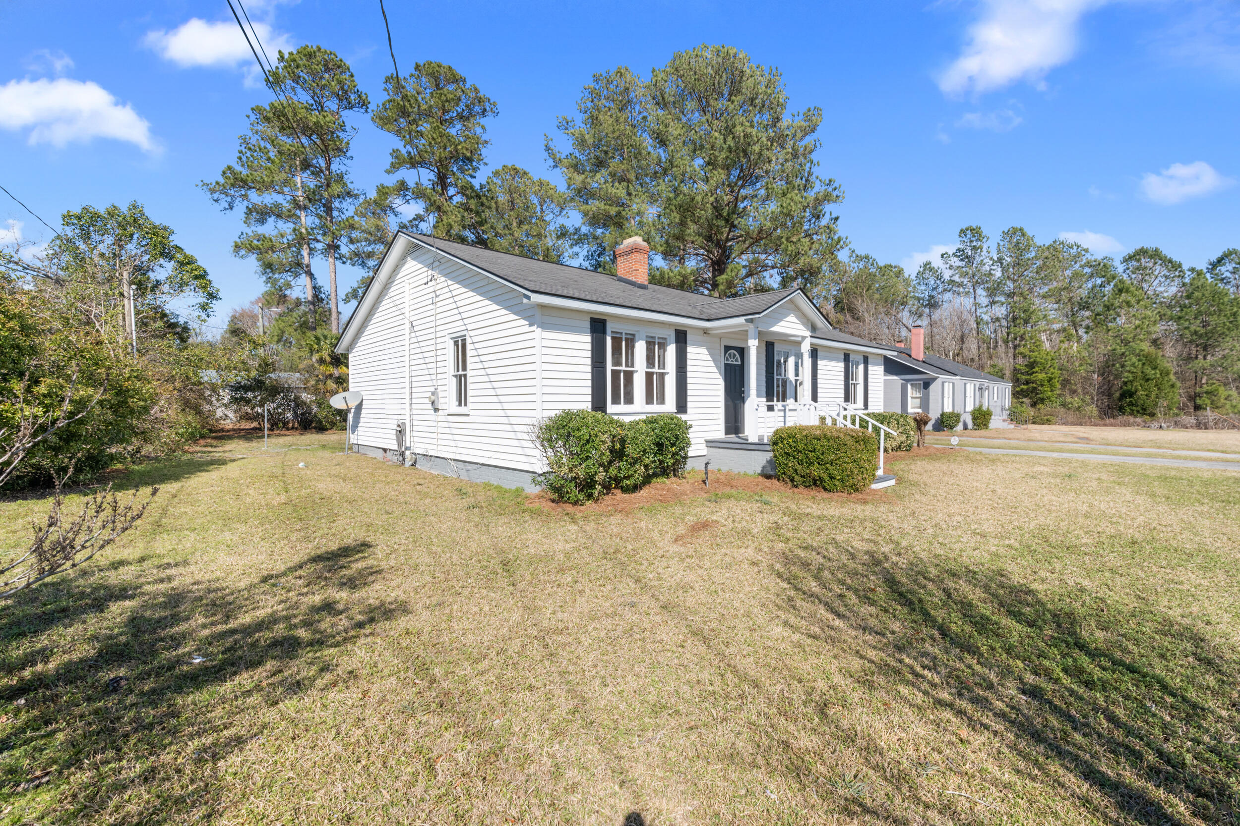 65 E Calhoun Street