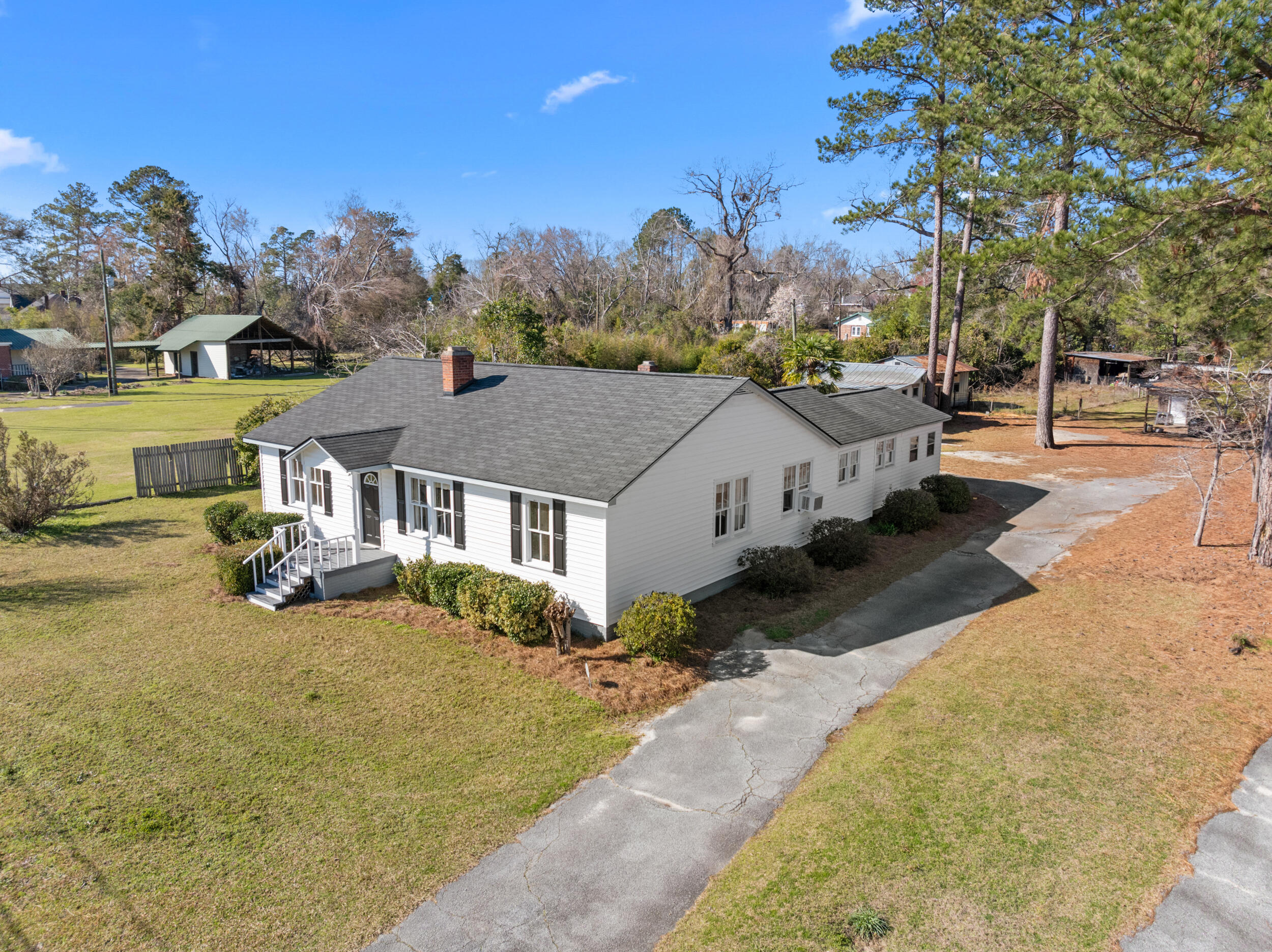 65 E Calhoun Street