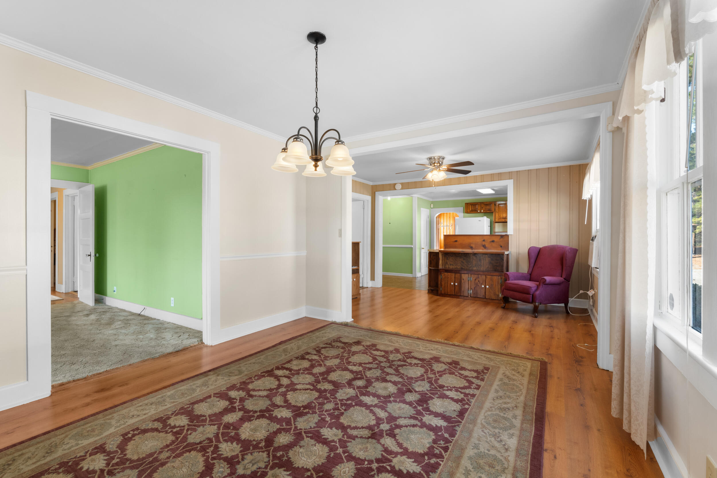 65 E Calhoun Street