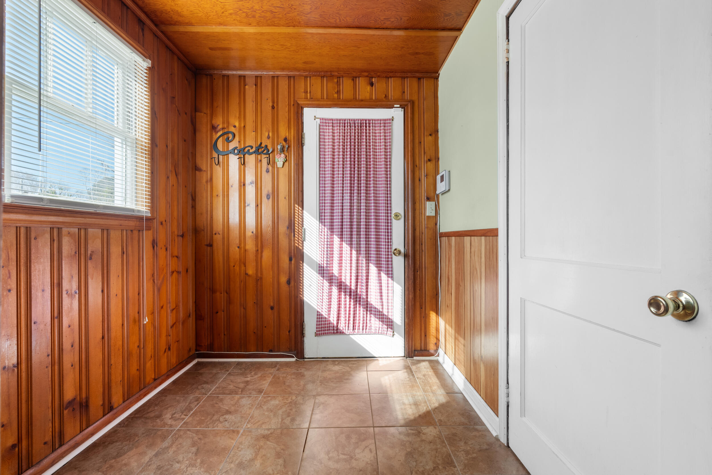 65 E Calhoun Street