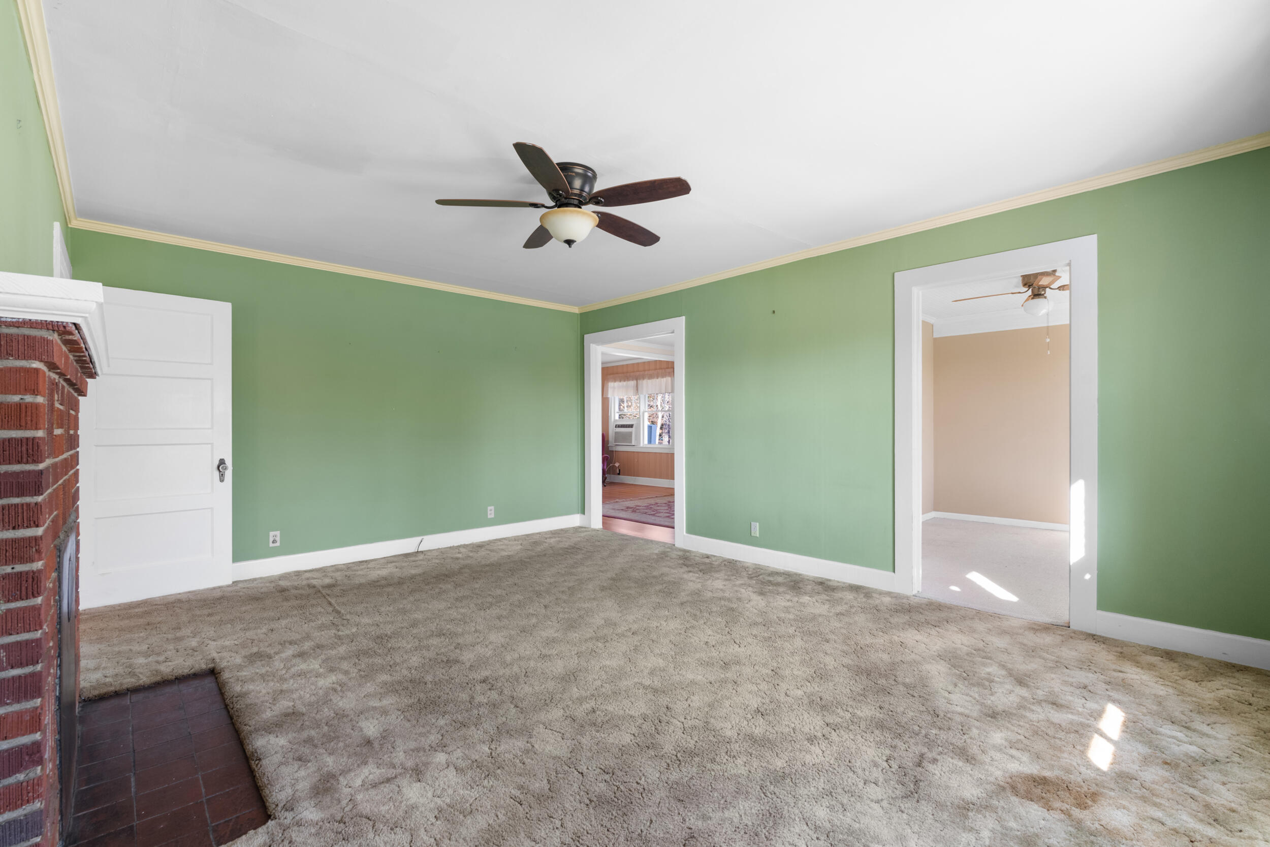 65 E Calhoun Street