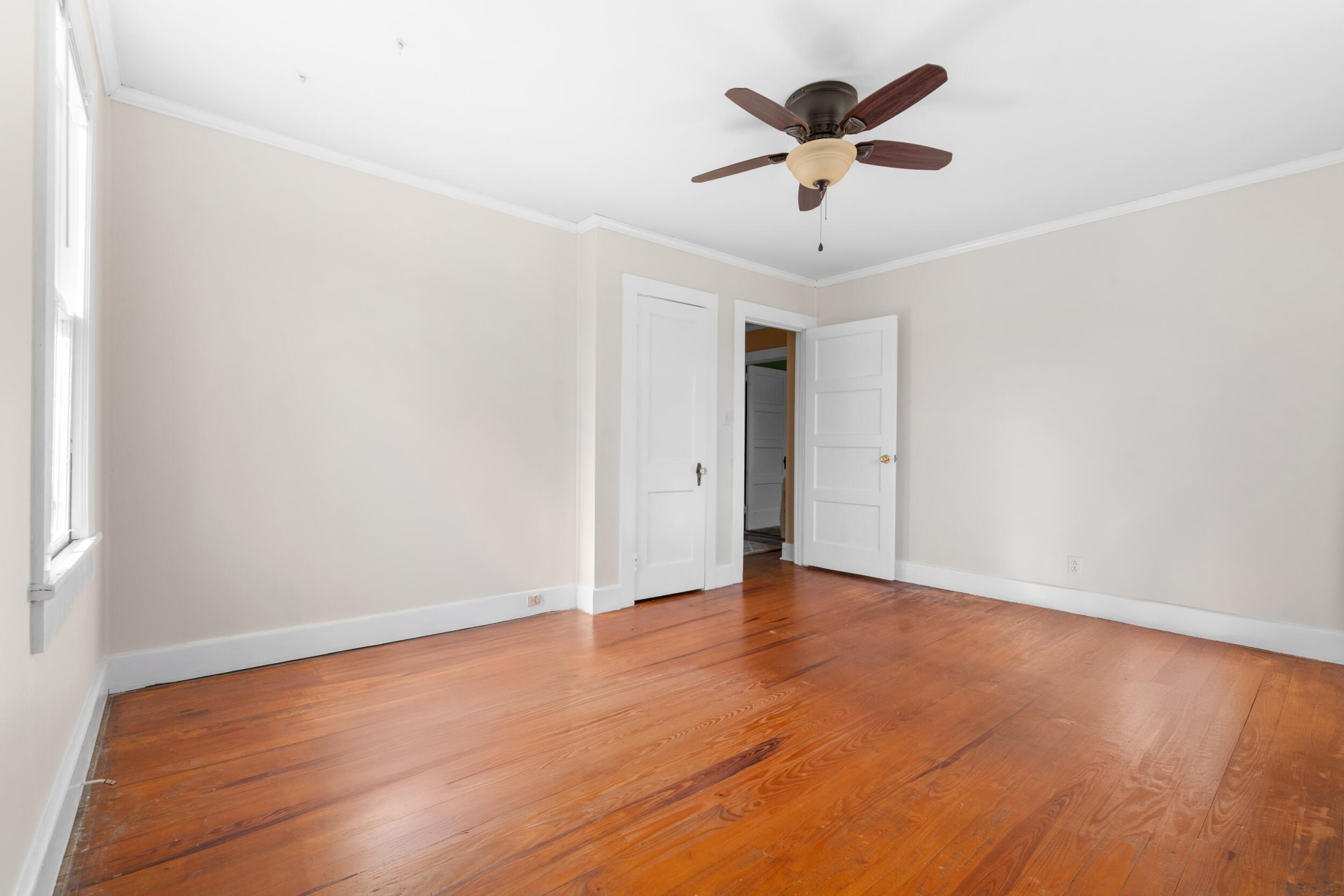 65 E Calhoun Street