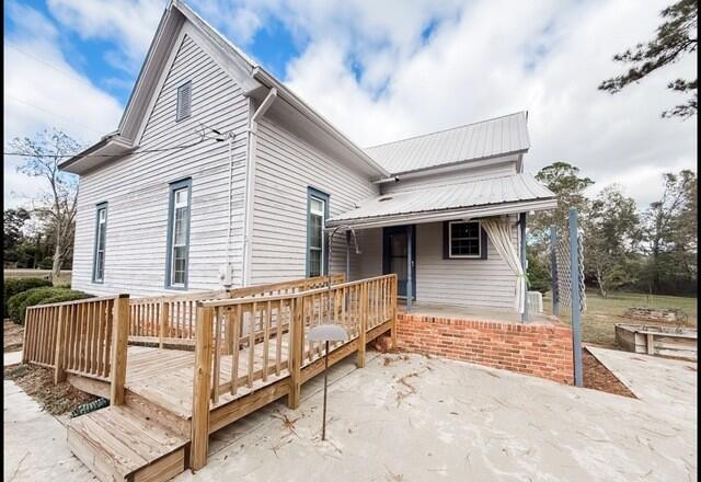211 Railroad Street