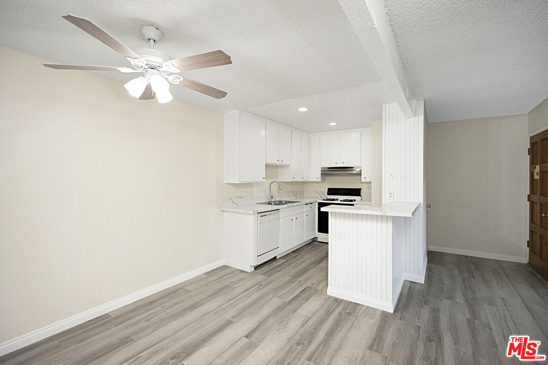 1001 W Macarthur Blvd Unit: 136