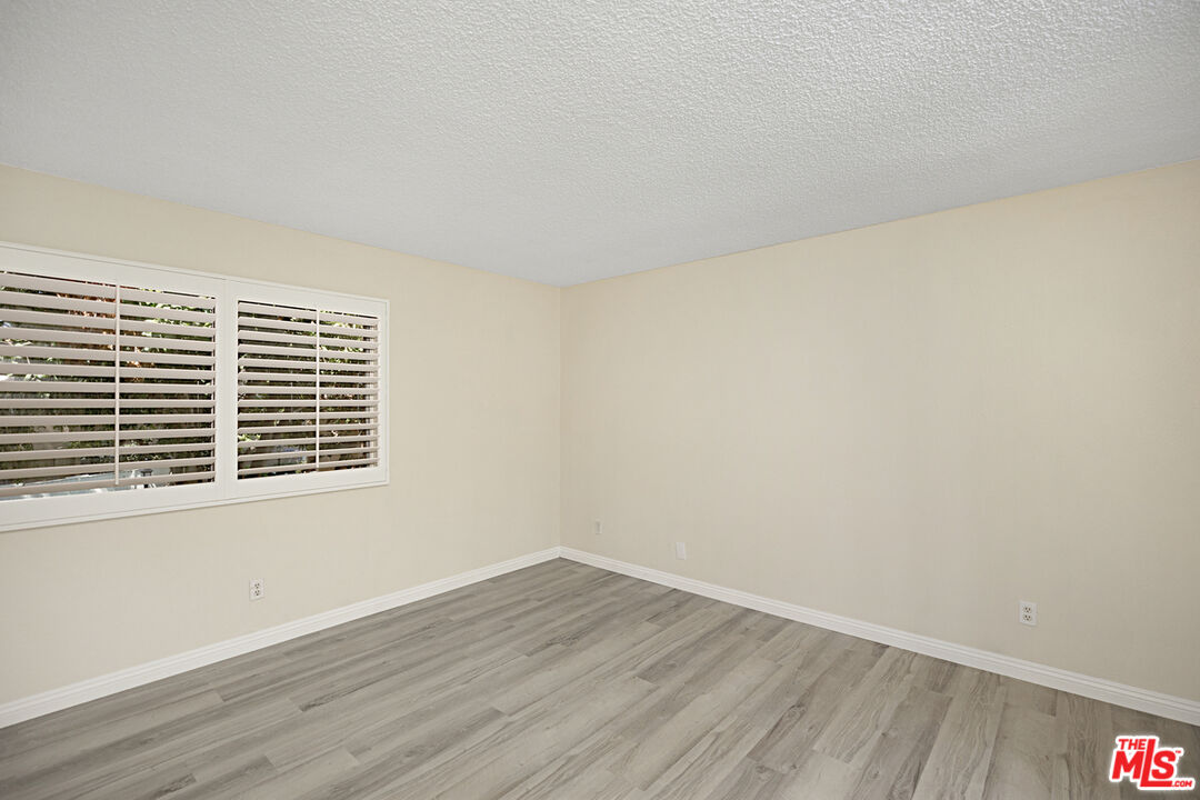 1001 W Macarthur Blvd Unit: 136