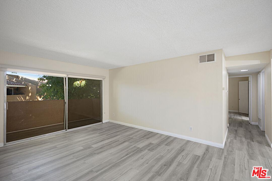 1001 W Macarthur Blvd Unit: 136