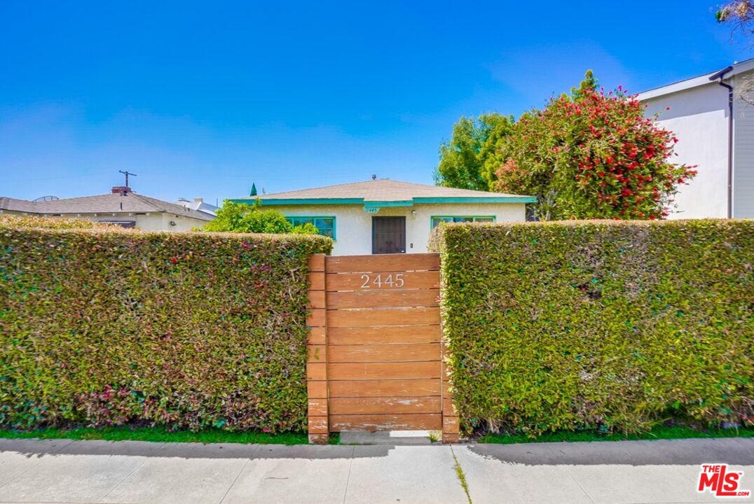 2445 Walnut Ave