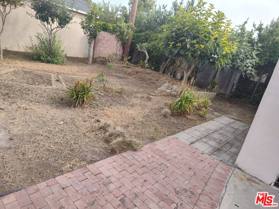 2758 Butler Ave