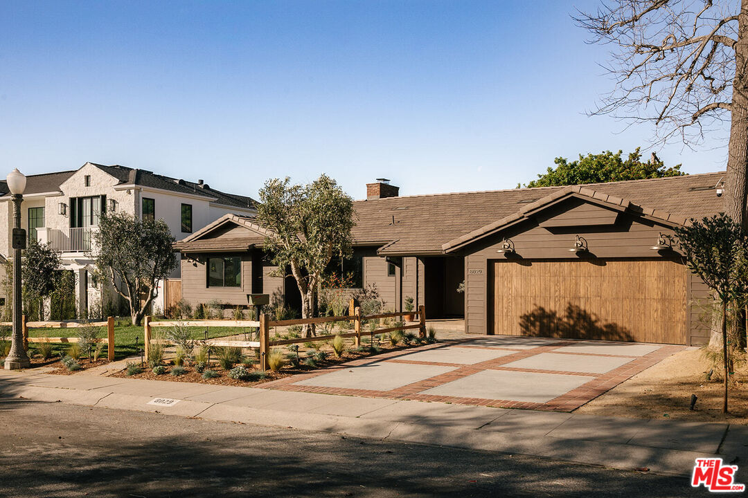 8029 El Manor Ave