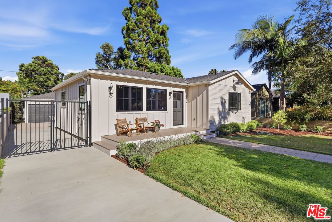 4414 Westlawn Ave