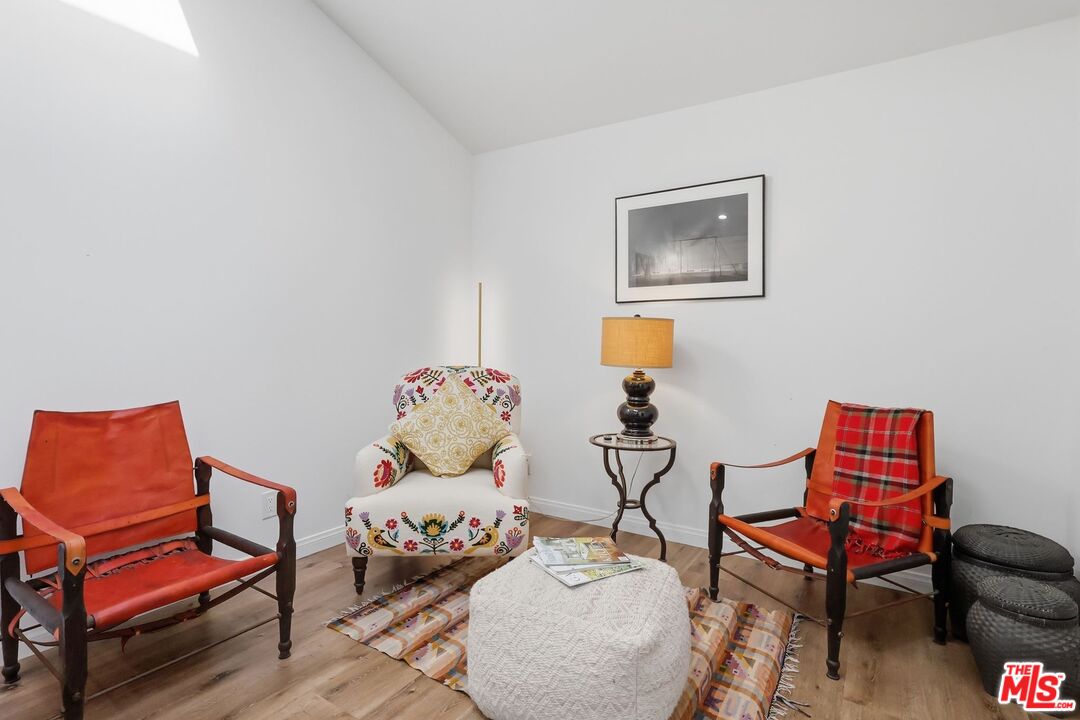 8024 Holy Cross Pl