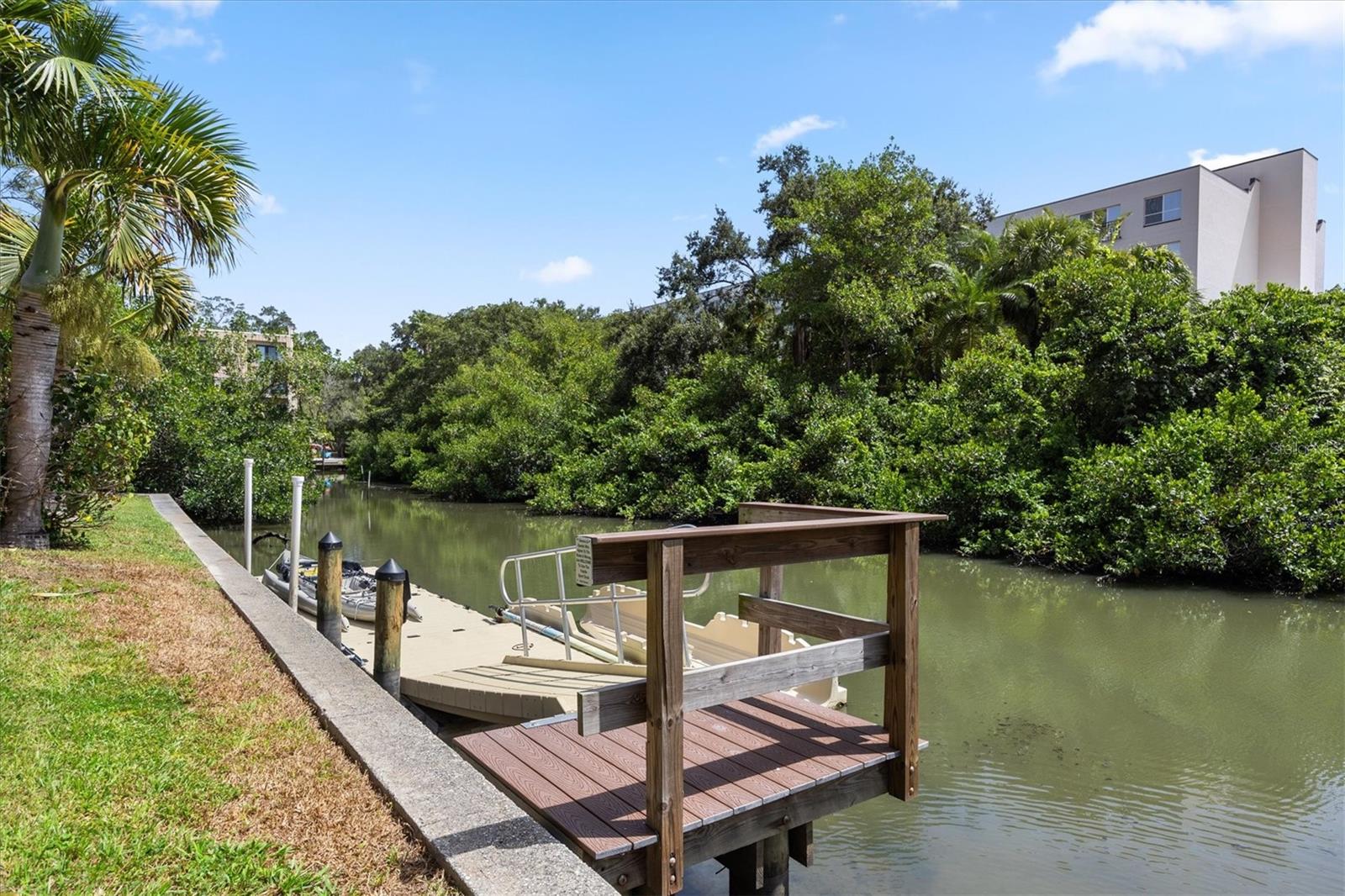 1650 PINE TREE LN #304