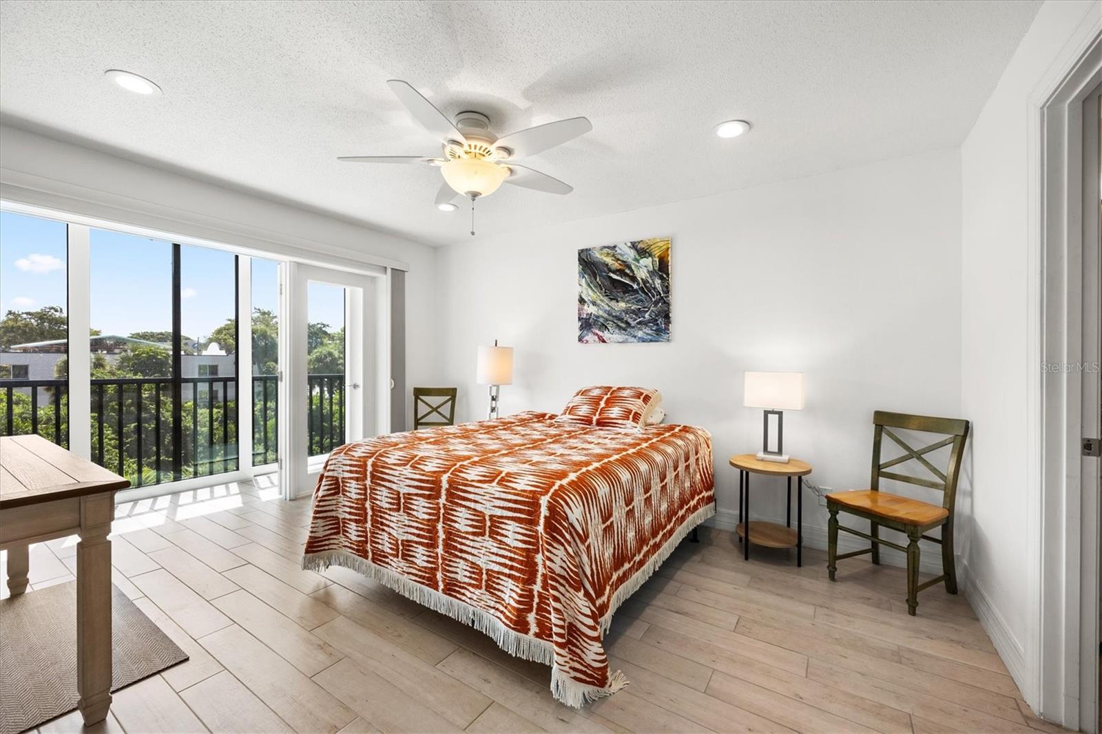1650 PINE TREE LN #304