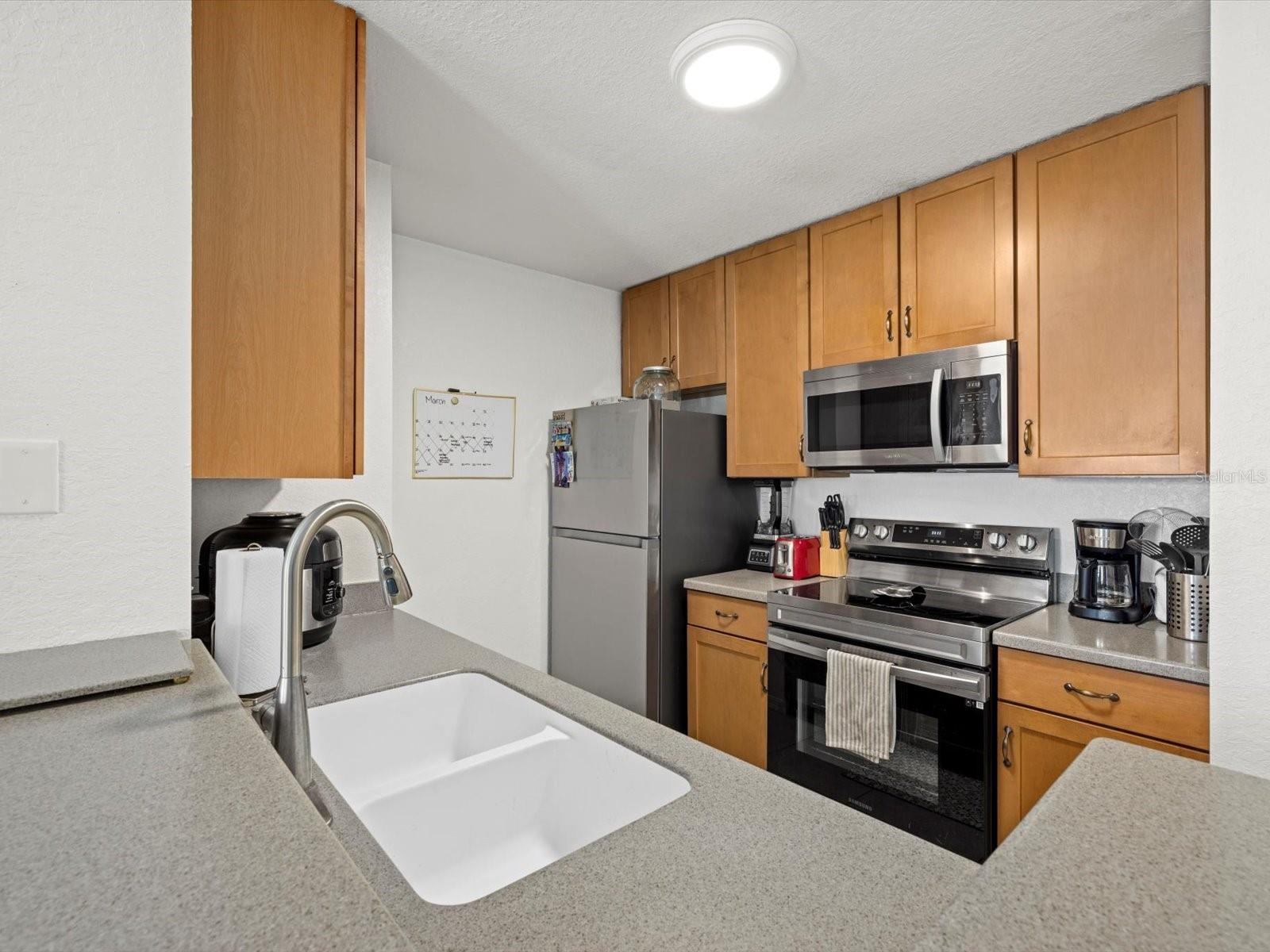 8917 MANOR LOOP #205