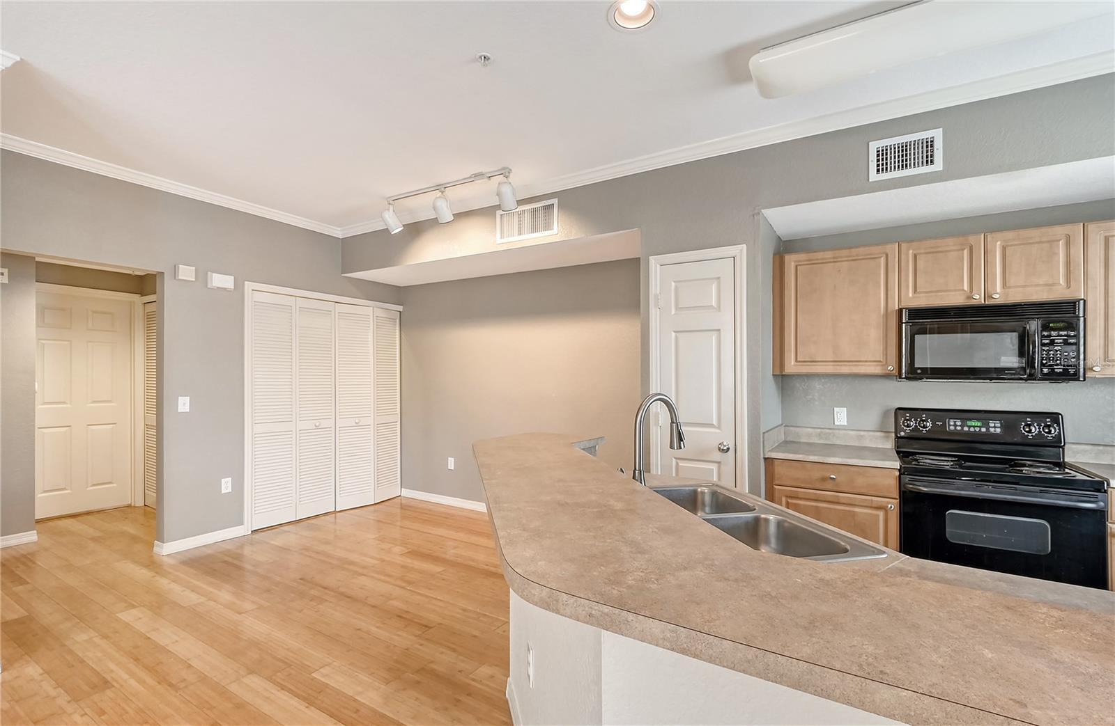 5681 BIDWELL PKWY #101