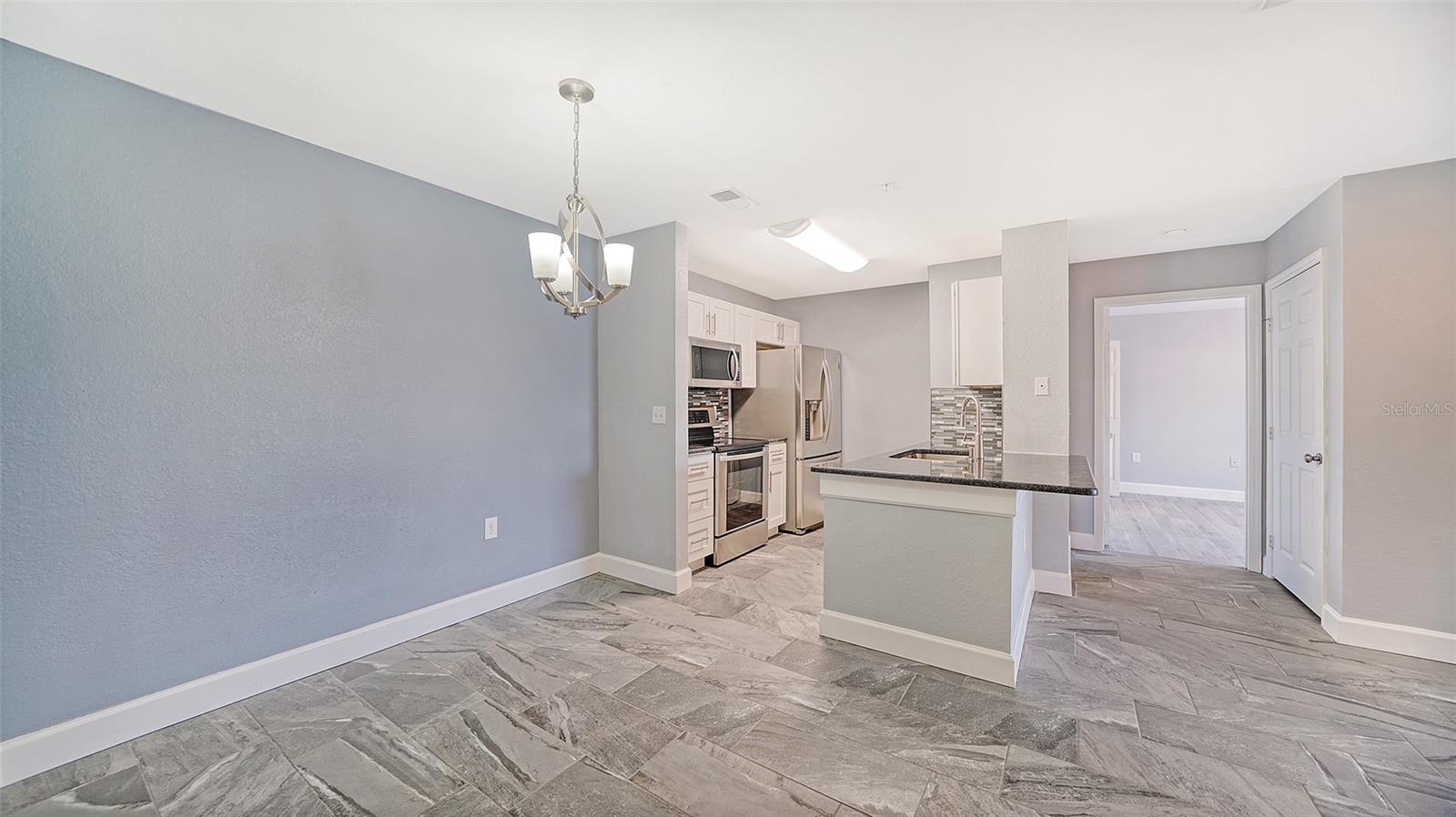 8923 MANOR LOOP #106