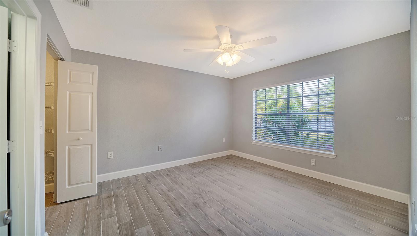 8923 MANOR LOOP #106