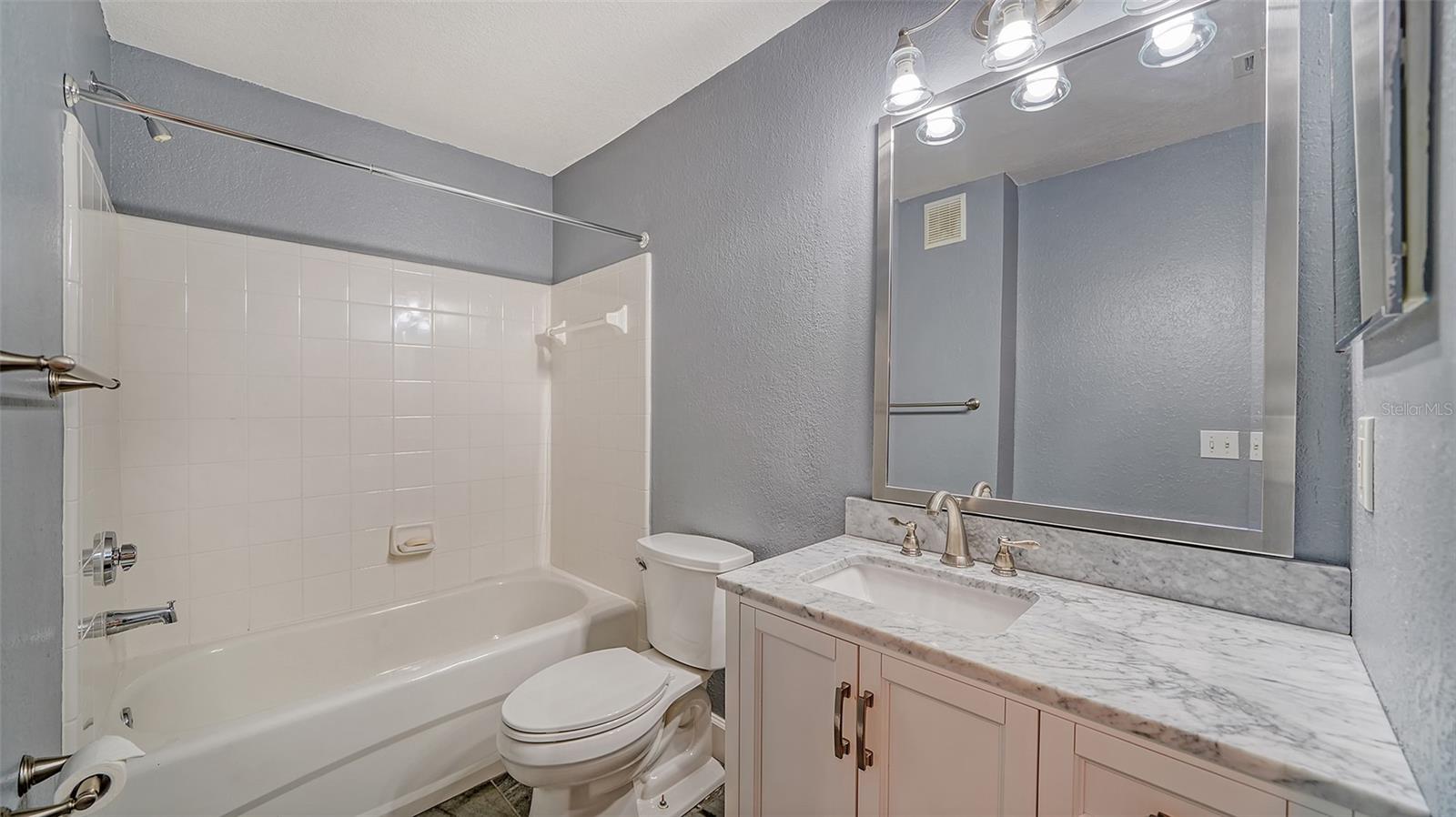 8923 MANOR LOOP #106