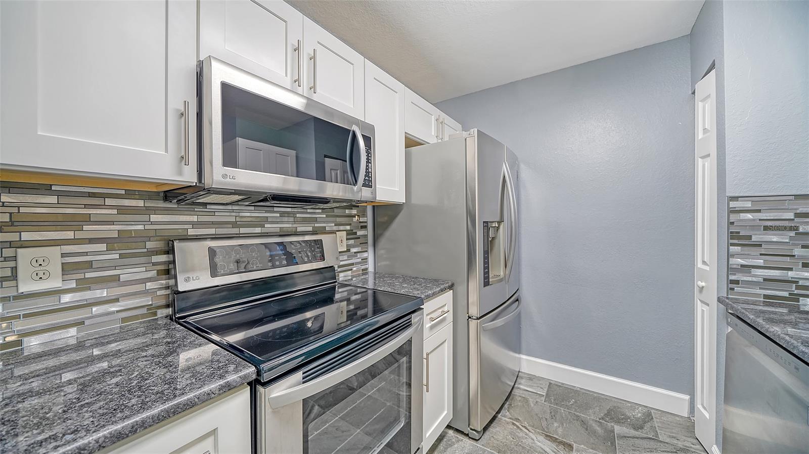 8923 MANOR LOOP #106